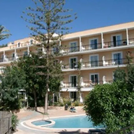 Morlans Garden Hotel