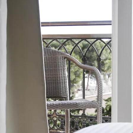 Morlans Garden Hotel