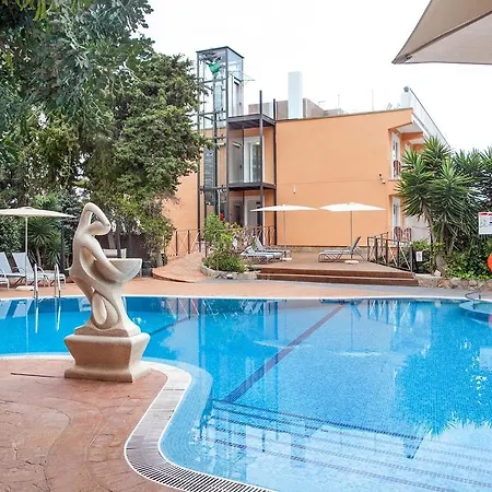Отель Morlans Garden 3*