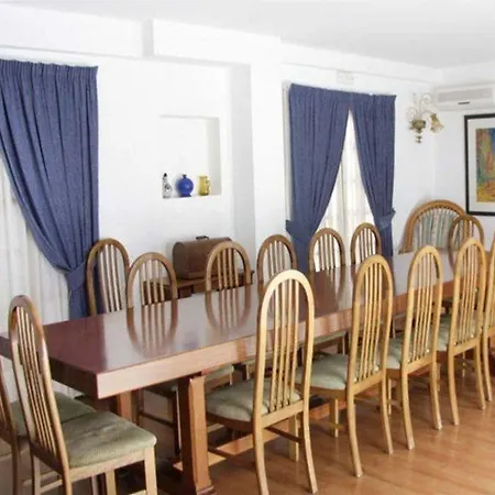 فندق Morlans Garden 3*