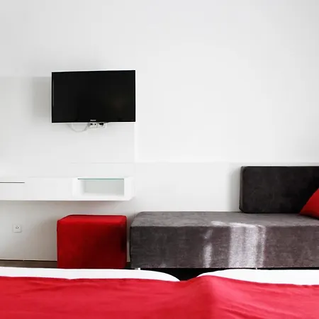 Morlans Garden Hotel 3*